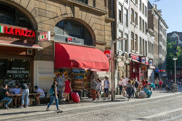 Tablier bébé : l'accessoire indispensable pour les repas !
